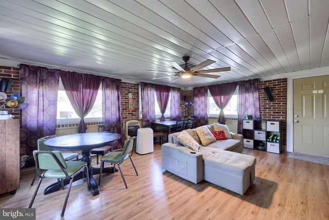 526 E LANCASTER ST., Red Lion, PA 17356
