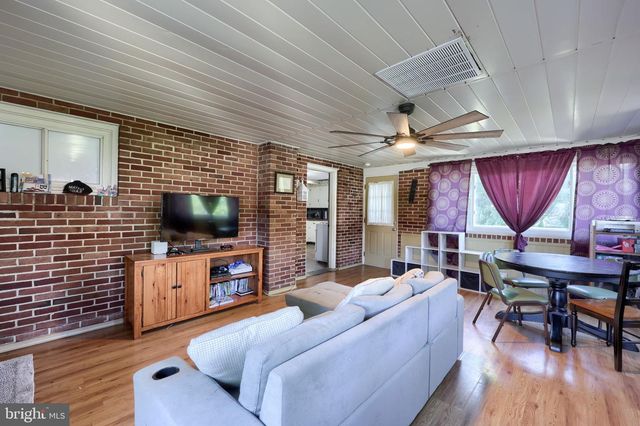 526 E LANCASTER ST., Red Lion, PA 17356
