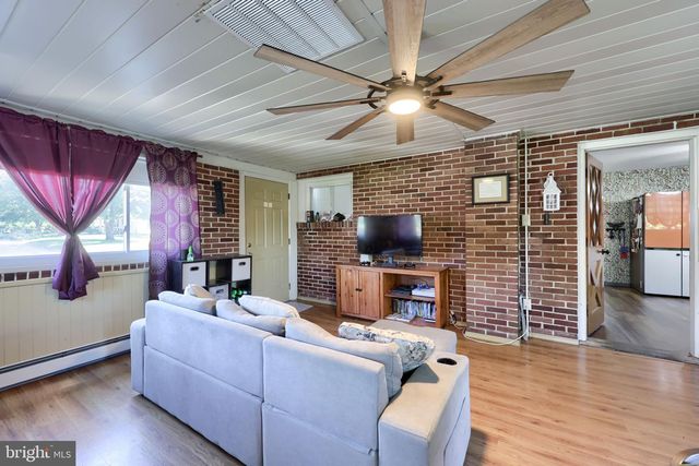 526 E LANCASTER ST., Red Lion, PA 17356
