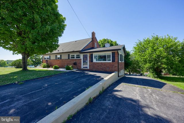 526 E LANCASTER ST., Red Lion, PA 17356