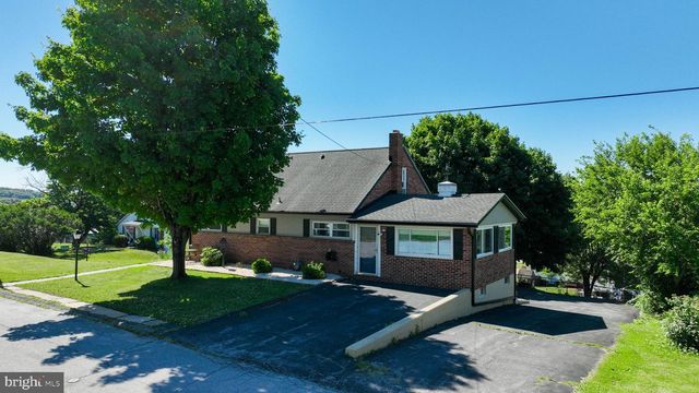 526 E LANCASTER ST., Red Lion, PA 17356