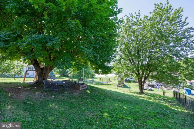 526 E LANCASTER ST., Red Lion, PA 17356