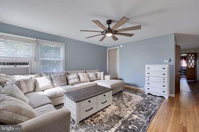 526 E LANCASTER ST., Red Lion, PA 17356