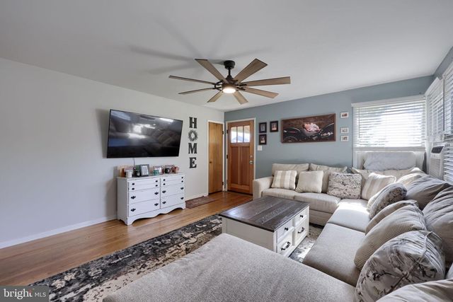 526 E LANCASTER ST., Red Lion, PA 17356