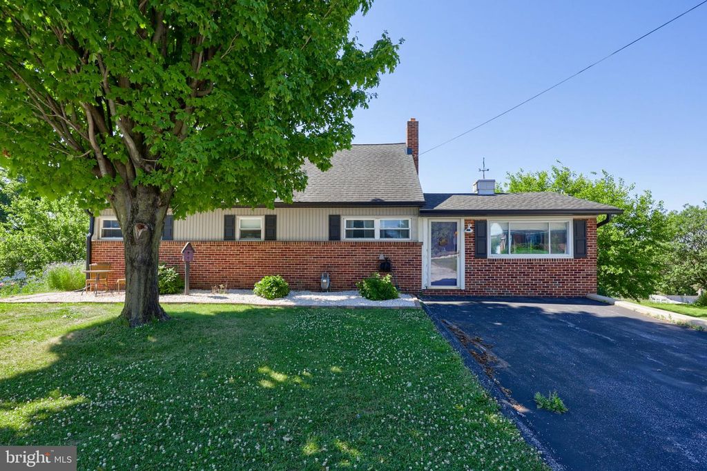 526 E LANCASTER ST., Red Lion, PA 17356