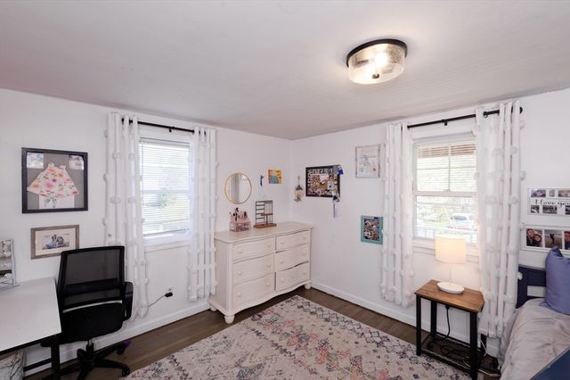 24 Lind St, Oxford, MA 01540