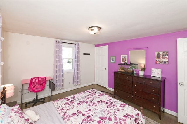 24 Lind St, Oxford, MA 01540