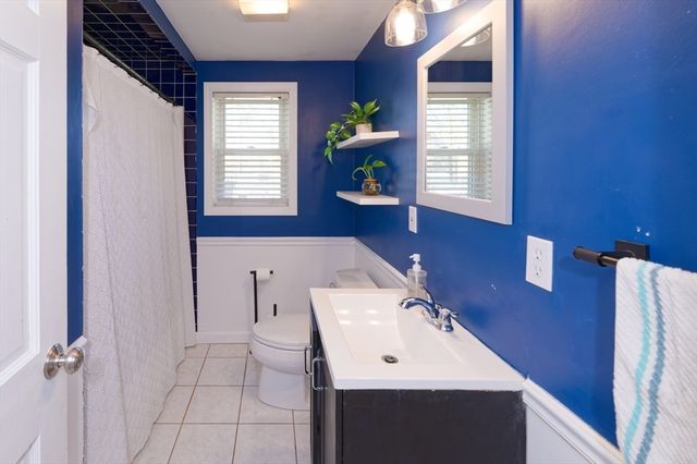 24 Lind St, Oxford, MA 01540