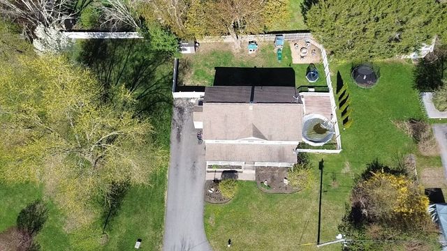24 Lind St, Oxford, MA 01540