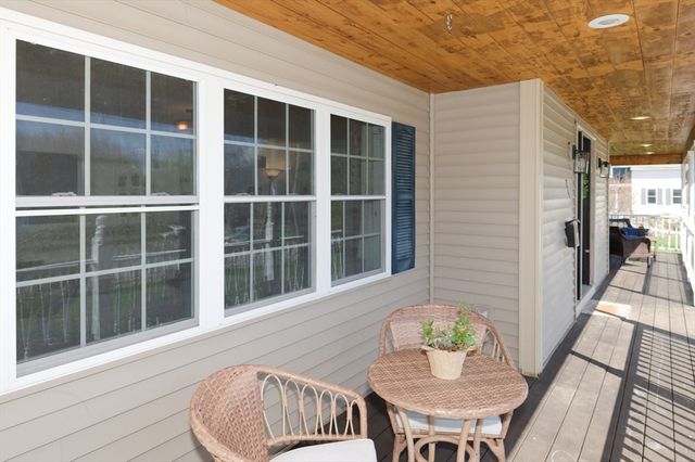 24 Lind St, Oxford, MA 01540