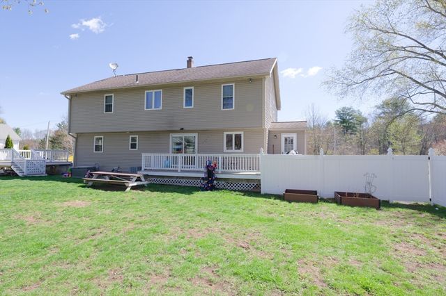 24 Lind St, Oxford, MA 01540