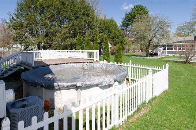 24 Lind St, Oxford, MA 01540