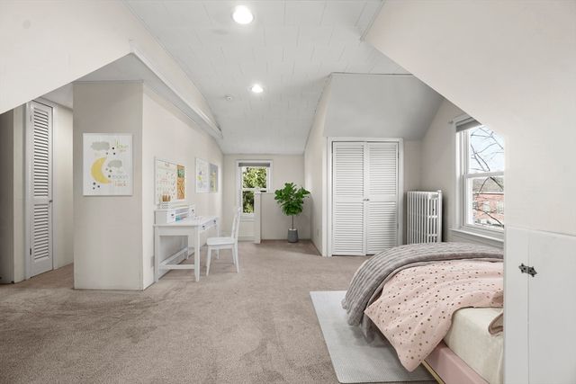 20 Donizetti St, Wellesley, MA 02482