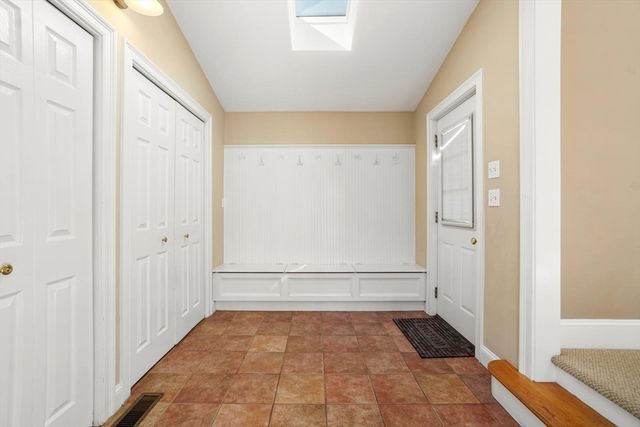 20 Donizetti St, Wellesley, MA 02482