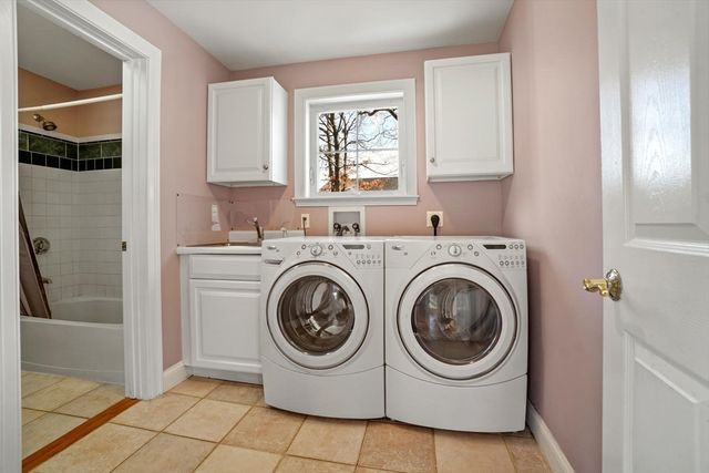 20 Donizetti St, Wellesley, MA 02482