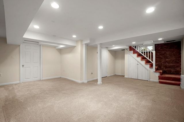 20 Donizetti St, Wellesley, MA 02482