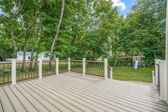 20 Donizetti St, Wellesley, MA 02482