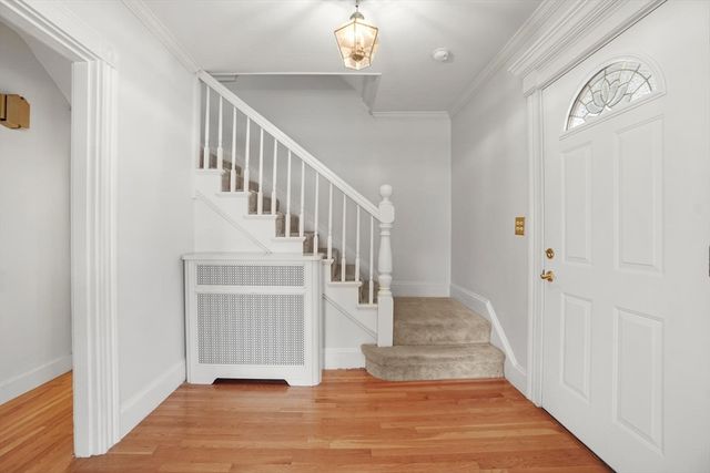 20 Donizetti St, Wellesley, MA 02482