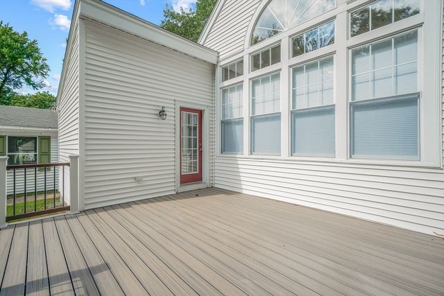 20 Donizetti St, Wellesley, MA 02482