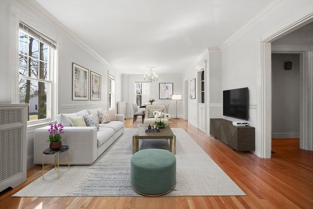 20 Donizetti St, Wellesley, MA 02482