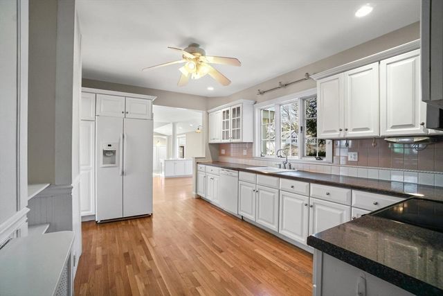 20 Donizetti St, Wellesley, MA 02482