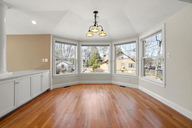 20 Donizetti St, Wellesley, MA 02482