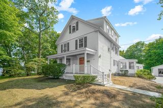 20 Donizetti St, Wellesley, MA 02482