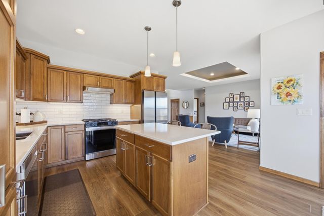 2218 41st Street S, Moorhead, MN 56560