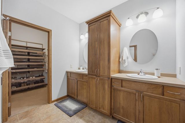 2218 41st Street S, Moorhead, MN 56560