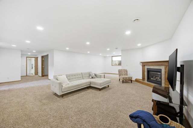 2218 41st Street S, Moorhead, MN 56560