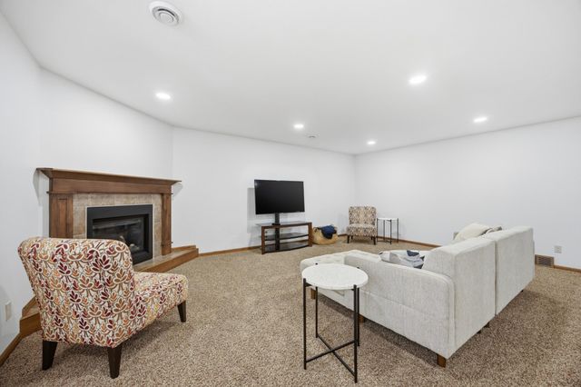 2218 41st Street S, Moorhead, MN 56560