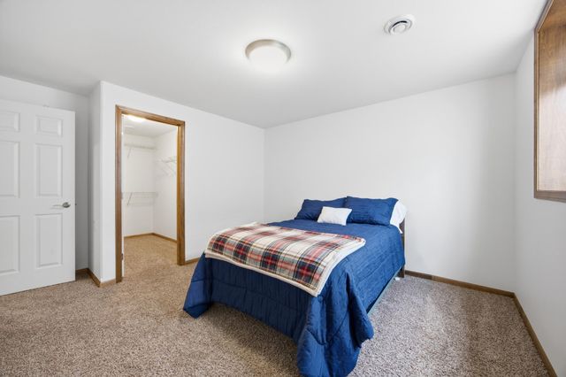 2218 41st Street S, Moorhead, MN 56560