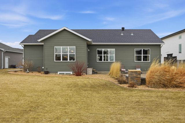 2218 41st Street S, Moorhead, MN 56560