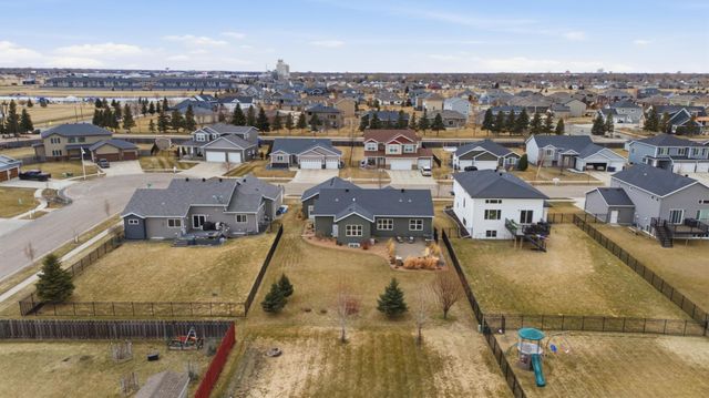 2218 41st Street S, Moorhead, MN 56560