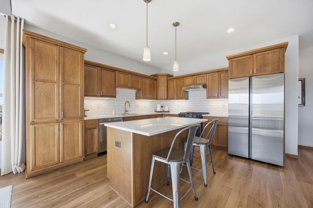 2218 41st Street S, Moorhead, MN 56560