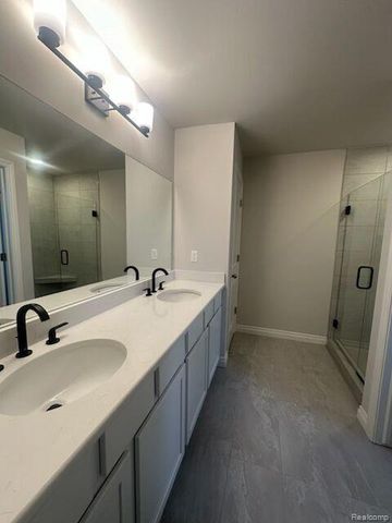 28341 Alycekay Street, Farmington Hills, MI 48334
