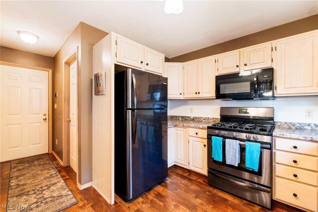22 Fieldstone, Poland, OH 44514