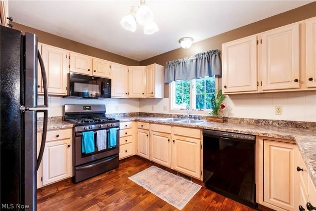 22 Fieldstone, Poland, OH 44514