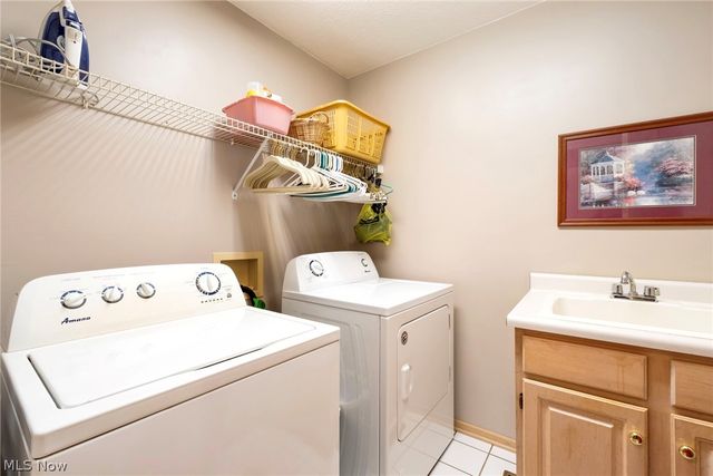 22 Fieldstone, Poland, OH 44514