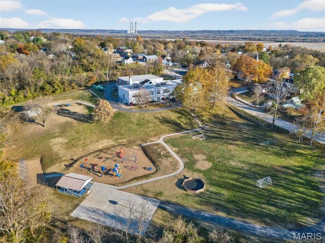 5548 Chestnut Street, Augusta, MO 63332