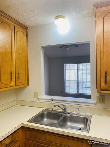 512 HOLLOW WOOD Road, Montgomery, AL 36109