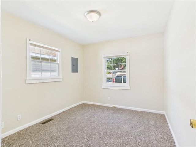 7411 Hughart ST, Norfolk, VA 23505