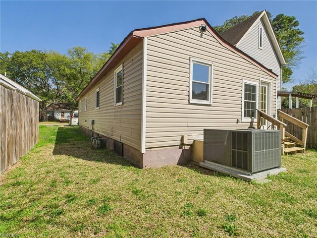 7411 Hughart ST, Norfolk, VA 23505