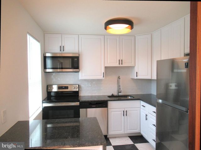 2306 COLUMBUS ST, Arlington, VA 22206