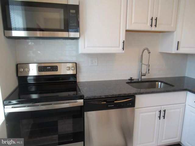 2306 COLUMBUS ST, Arlington, VA 22206