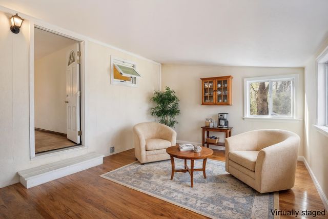 68 Exeter Road, Kingston, NH 03848