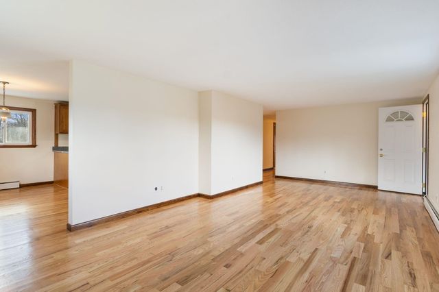 68 Exeter Road, Kingston, NH 03848