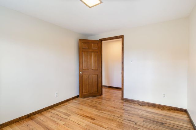 68 Exeter Road, Kingston, NH 03848