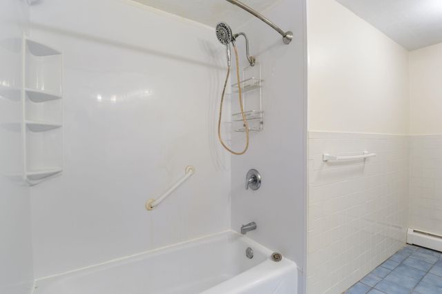 68 Exeter Road, Kingston, NH 03848