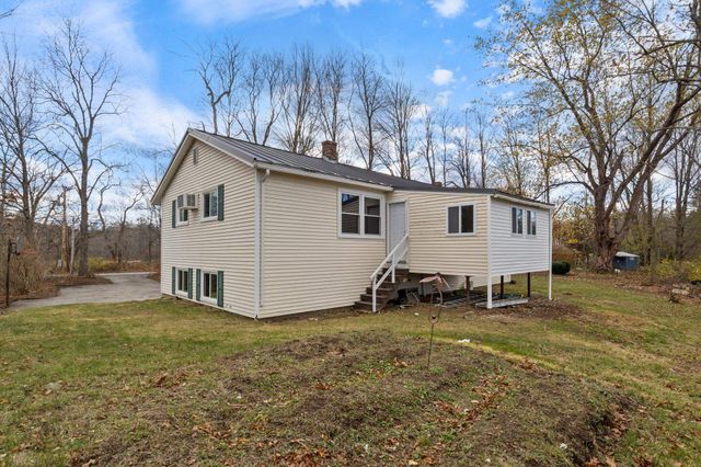 68 Exeter Road, Kingston, NH 03848